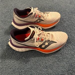 Men’s Saucony endorphin speed 4 size 10